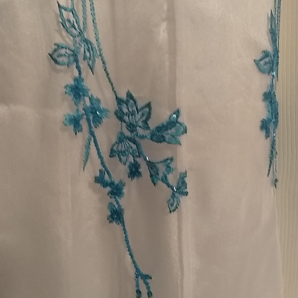 Dress - Picture 5 of 8